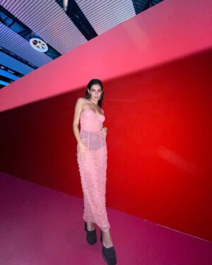 Adriana Ubani Instagram - Ayer en @mbfwmadrid fue divertidísimo y esq de vd lo de @georgielastudio es increíble 🎀 gracias mil veces @whoisloureiro eres el mejor te queremos