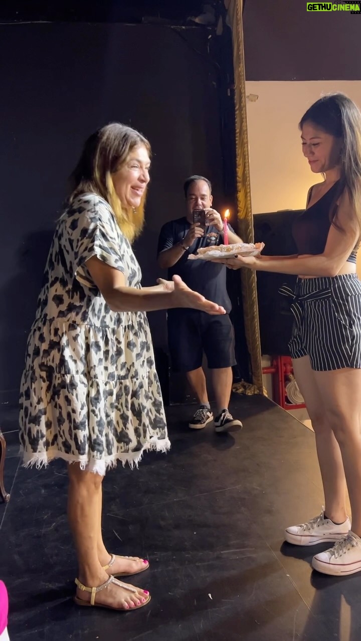 Adriana Salgueiro Instagram - Back del cumple de @claribelmedinaok en el ensayo de MENTIME QUE ME GUSTA @matiassantoianni @mariarosafugazotok @diegopcalamar @soyhernanfigueroa #hectorcalori 🎂🎉🥳♥️