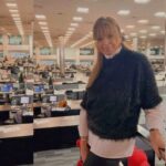 Adriana Salgueiro Instagram - Outfit de hoy !!! Sweater pelo de mono , divino @veramo_buenos_aires #fashionstyle #work #style