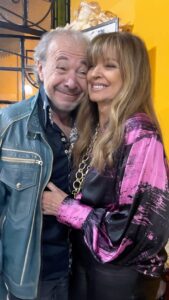 Adriana Salgueiro Instagram - Les presento a mis seres queridos . Mis sobrinos @memumita @patriciosalgueiro . Mi hermano @chanosalgueiro mis cuñados @dario_v_arellano @dapi_producciones . Mis amigas del alma @maria.gregorio.54 #marianagalea . Mis incondicionales amigos @hecmar32 #mariana Galea . Seres especiales y muy espirituales @lamistica #leo @evakarinabarrios8 #martin . Gracias a todos por estar en este día tan especial . Gracias amor @arellano_alejandro_ y gracias a @parrillalacanita comimos riquísimo ♥️♥️♥️♥️