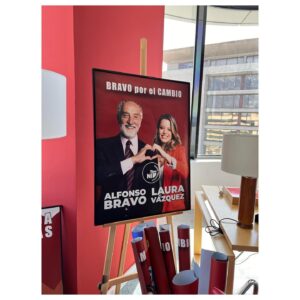 Adriana Torrebejano Instagram - ¡Gracias por compartirme tantos mensajes bonitos de la película, de lo que os habéis reído viéndola, de vosotrxs en el cine… sois lo más! Si aún no has visto “POLÍTICAMENTE INCORRECTOS”, ya estás tardando en ir. Os dejo popurrí de making of, que me encanta 😁 1. Laura Vázquez 2. El pantano con una garrafa 3. Lo pasamos muy mal 4. La marca donde enseñar el culo 5. Pablo Merino @juanluchadorr 6. ¡Voten! 7. El neopreno debajo de la ropa… MAL 8. Nueva izquierda together 🫶🏻 9. A @maria_hervas_ le pasa algo… 10. Tomb Raider y el pelirrojo de campo @deaplaneta @lazonacine @atresmediacine @arantxa_echevarria 💖