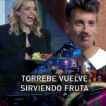 Adriana Torrebejano Instagram - Seis años después, ha vuelto @torrebe, ¡¡y sirviendo ̷c̷o̷ñ̷o̷ fruta 🍇!! #laresistencia