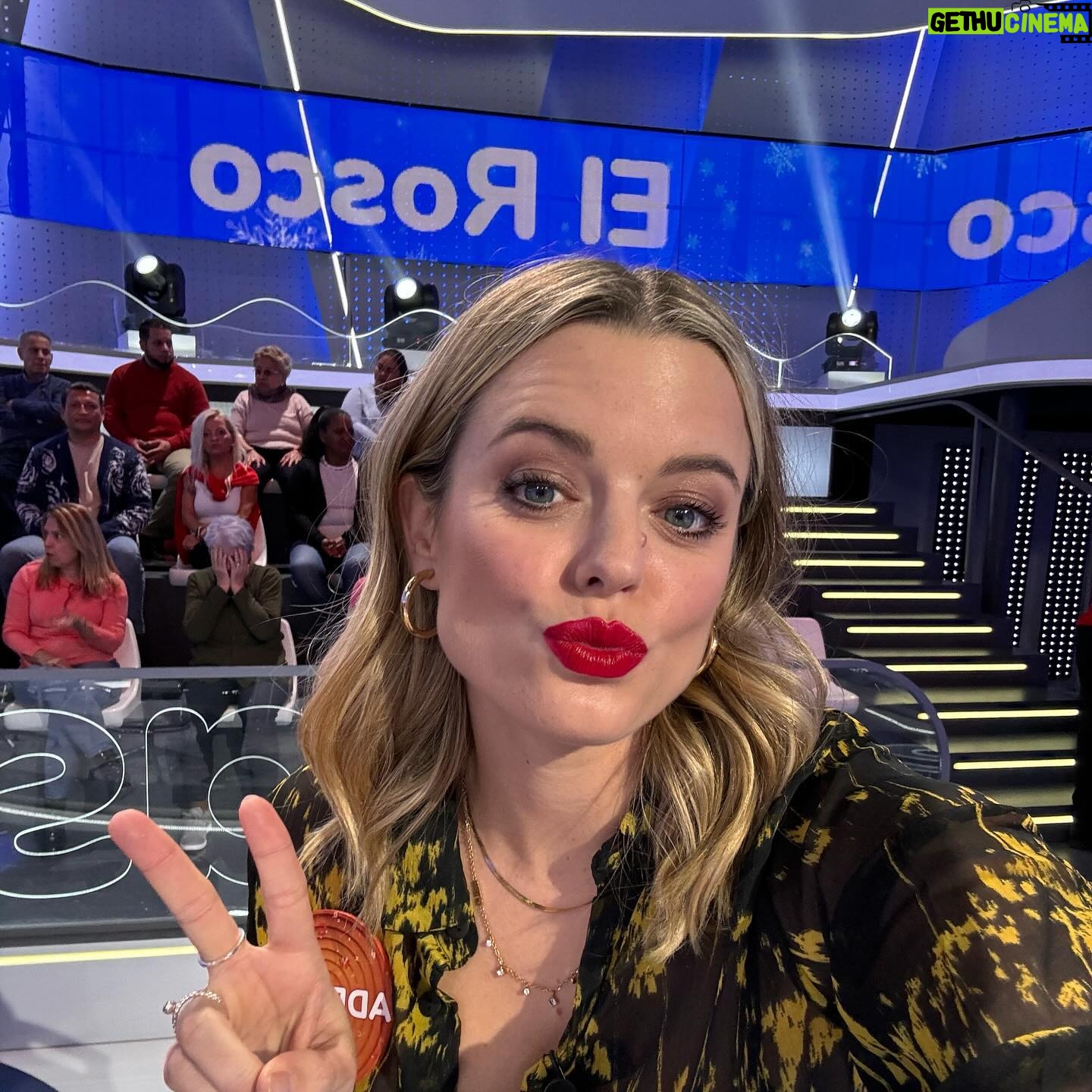 Adriana Torrebejano Instagram - Hoy último programa. Iría todos los días a @pasapalabra, ya lo sabéis, pero @robertolealg no me deja. ❤️