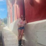 Adriana Ugarte Instagram - 🍰mi pueblito preferido!! @antikbatik_paris @ehmoda @elenabeautyalien 🧁