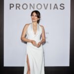 Adriana Ugarte Instagram - Gracias por esta noche de lujo, ❤️‍🔥@pronovias 🥂❤️‍🔥 @areacg ❤️‍🔥 Qué maravilla de colección…yo ya tengo mi favorito😈 Fui feliz con mi vestido de novia de @pronovias, zapatos de @aquazzura y joyas de @bulgari ❤️‍🔥 @crissterron @panlo_robledo @theawakingofstyle @angelacariddi @lancomeofficial @lorealpro