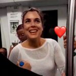 Adriana Ugarte Instagram - La vergüencilla que me da 😍 @tedapediemakeup y @gedleryamila GRACIAS POR VUESTRA ENERGÍA PRECIOSA💘