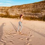 Adriana Ugarte Instagram - Mis cosas favoritas: bailar en la playa 💘