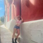 Adriana Ugarte Instagram - 🍰mi pueblito preferido!! @antikbatik_paris @ehmoda @elenabeautyalien 🧁
