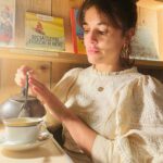 Adriana Ugarte Instagram - Tea time 🫖💘con un vestido precioso. Gracias @ehmoda @antikbatik_paris