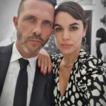 Adriana Ugarte Instagram - Hoy estamos de celebración 👄: Este pequeñajo, Que no tiene miedo a nada, Con el que puedo ser yo misma, Siiií,yo misma, Al que admiro, Con el que me siento en casa, Con el que construyo un hogar cada día, Que es capaz de hacer hipnosis con todos los seres, Me ha elegido para caminar a su lado. Afortunada yo. Feliz cumpleaños,mi amor. Te quiero @juanantoniorosagomez ❤️