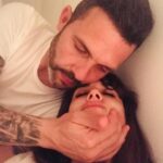 Adriana Ugarte Instagram - Hoy estamos de celebración 👄: Este pequeñajo, Que no tiene miedo a nada, Con el que puedo ser yo misma, Siiií,yo misma, Al que admiro, Con el que me siento en casa, Con el que construyo un hogar cada día, Que es capaz de hacer hipnosis con todos los seres, Me ha elegido para caminar a su lado. Afortunada yo. Feliz cumpleaños,mi amor. Te quiero @juanantoniorosagomez ❤️