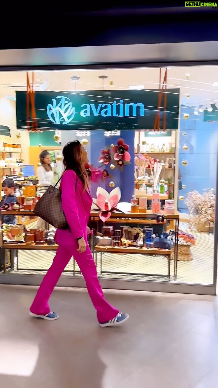 Adriane Garcia - 61 Likes - Ultimas compras de natal!
A @avatimportugal chegou a Portugal com produtos para casa, Corpo e Perfumaria que prometem um bem estar e sensações únicas.
Conheçam suas lojas no Saldanha e Vasco da gama e aproveitem para fazer suas compras de natal! #avatimportugal #avatim