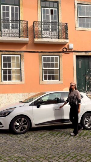 Adriane Garcia Instagram - Apaixonada pelo 
Renault Clio dCi Limited super citadino e económico! @classandspeedauto
