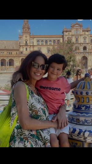 Adriane Garcia Instagram - Ser uma boa mãe enquanto meu mundo desmoronava foi o papel mais difícil que já interpretei.❤️💪🏻 parabéns a todas as mães e principalmente a as Mães Solo #maesolo