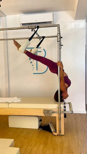 Adriane Garcia Instagram - #pilates #pilatesreformer #pilatescadillac #terapia #mobilidade #treino #foco #força