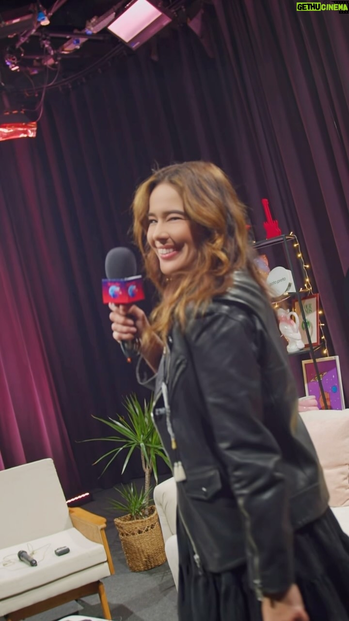 Adriane Garcia - 125 Likes - Diz coisas que fazes, que te faz feliz,
Sem dizeres…. #work #rockinriolisboa #allinrio