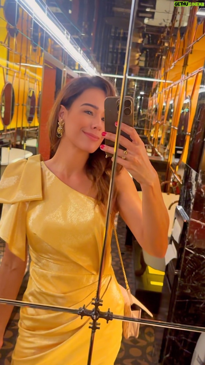 Adriane Garcia - 121 Likes - 💛 #yellow #dress @bubbles_bbco #jncquoiasia