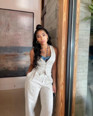 Adriyan Rae Instagram - [ cre•a•tive ] relating to or involving the imagination or original ideas, especially in the production of an artistic work. This is your sign to CREATE! with love | with light | -A.Rae _________________________________________ #LoveandLight #AdriyanRae #ARae #Fashion #DailyAffirmations