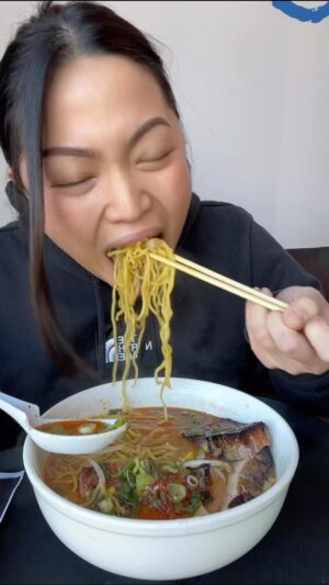 Ae Southammavong Instagram - Eating the reaper ramen at @oniramendfw 🍜 I be singing love songs to my food, do you?? 🤣 #ramen #spicy #spicyramen #noodles #noodlesoup #soupseason #delish #soup #soupislife #japanese #japanesefood #slurp #slurpthroatgoddess