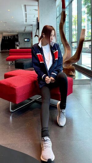 Aelke Mariska Instagram - Nama : Elke, Kebiasaan : kalau ketemu badut pengen peluk.
*masakecilkurangbahagia

Apa kabar hari ini temen temen? ☺️

#aelkevideogram
#lifeinbandung