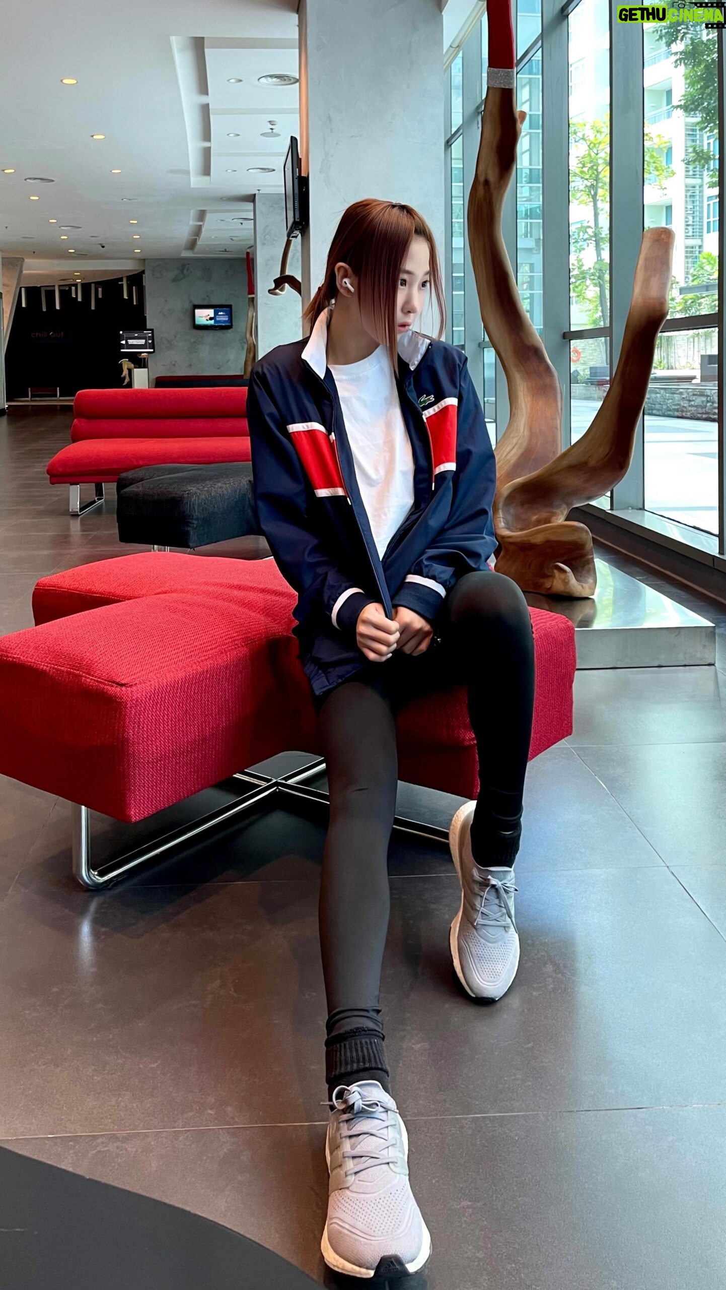 Aelke Mariska - 3 Likes - Nama : Elke, Kebiasaan : kalau ketemu badut pengen peluk.
*masakecilkurangbahagia
Apa kabar hari ini temen temen? āŗļø
#aelkevideogram
#lifeinbandung