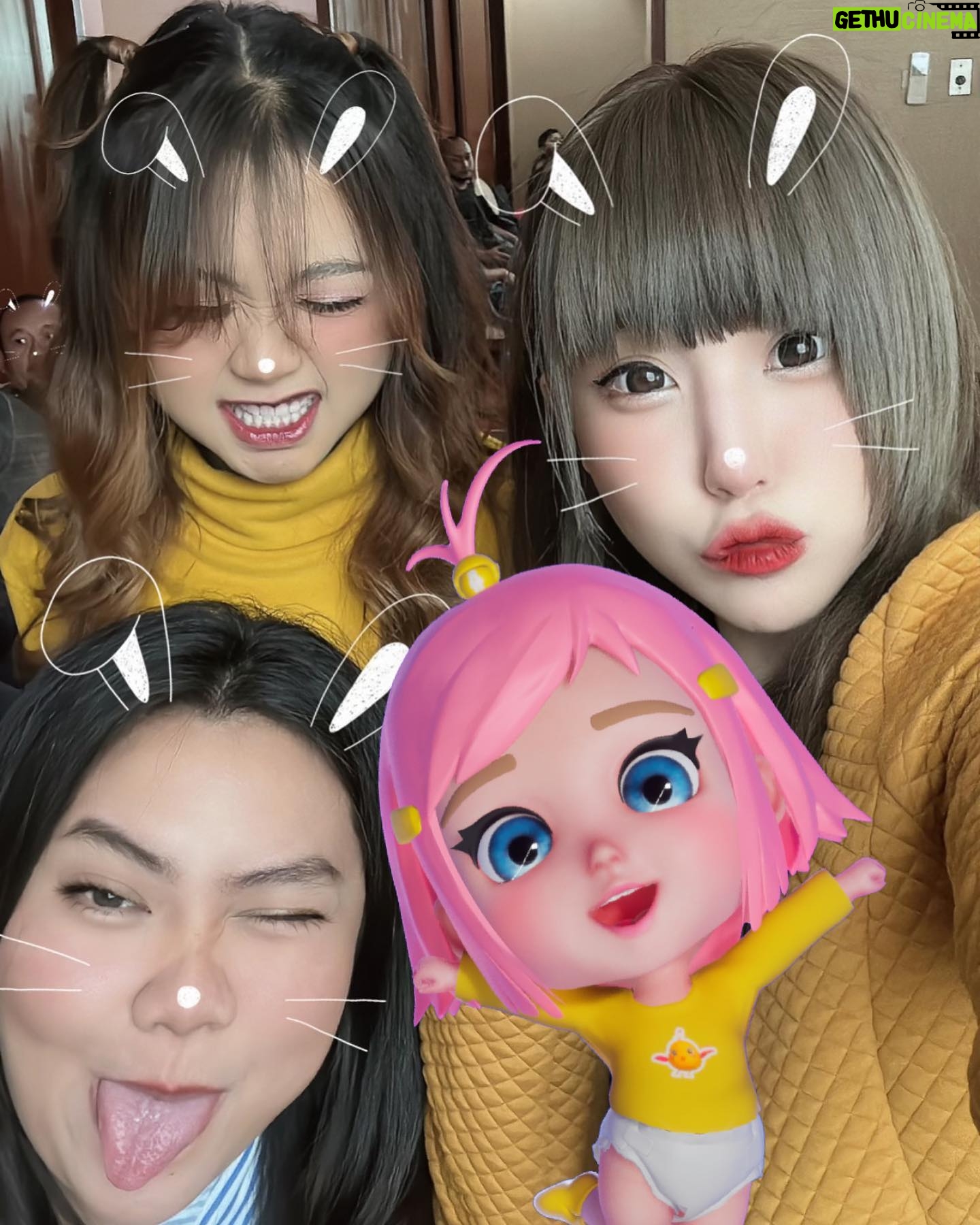 Aelke Mariska - 3 Likes - Punten nitip kenangan lagi ya😄🙏🏻
Ini Team Roro jonggrang ku💛
Mana team Roro Jonggrang mu?
Kita tu kudu siap apapun jadi cepet deadline mepet, serba mendadak.. kenapa gitu ya?
#aelkevideogram
#lifeinbandung