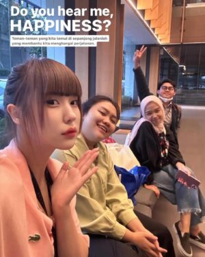 Aelke Mariska Instagram - Namanya juga hidup, kadang begini kadang begitu..
Kadang.. kidding. Kita kan Ultramen🩷

Mari kita bahagia sama sama!

Punten Nitip kenangan ya!