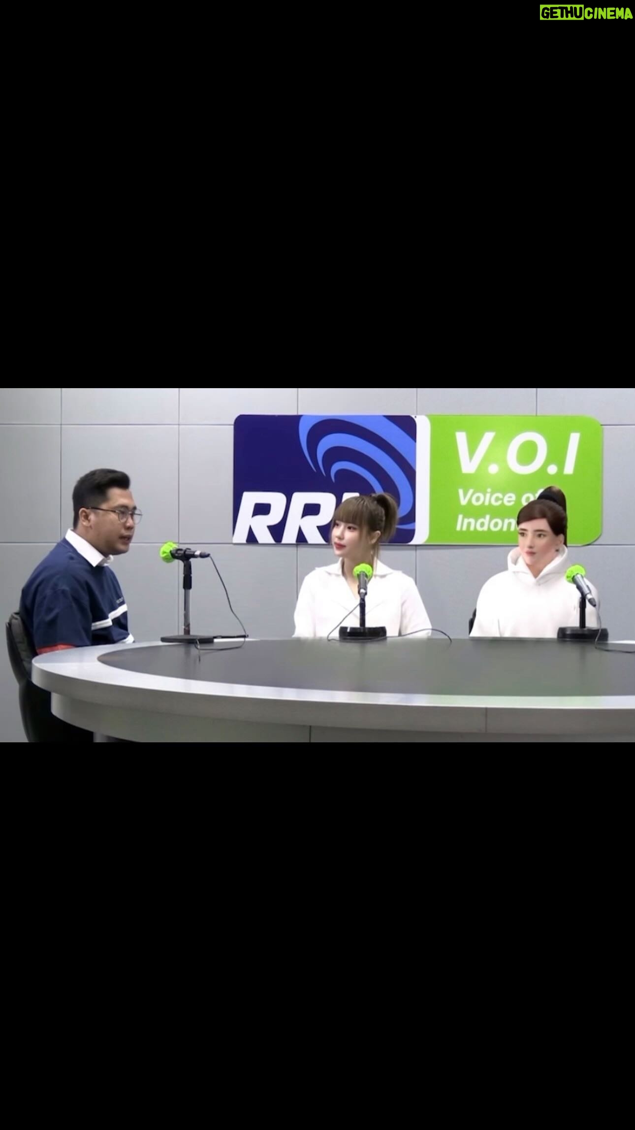 Aelke Mariska - 3 Likes - āKarena manusia banyak yang aneh aneh..ā katanya š
Seaneh apa? š
Manusia itu satu2 nya makhluk Allah yang memiliki akal, makanya kita punya pemahaman.
@arbie_seo di @voi__official @rri_official š©·
#arbieseo
#aelkework
#aelkevideogram