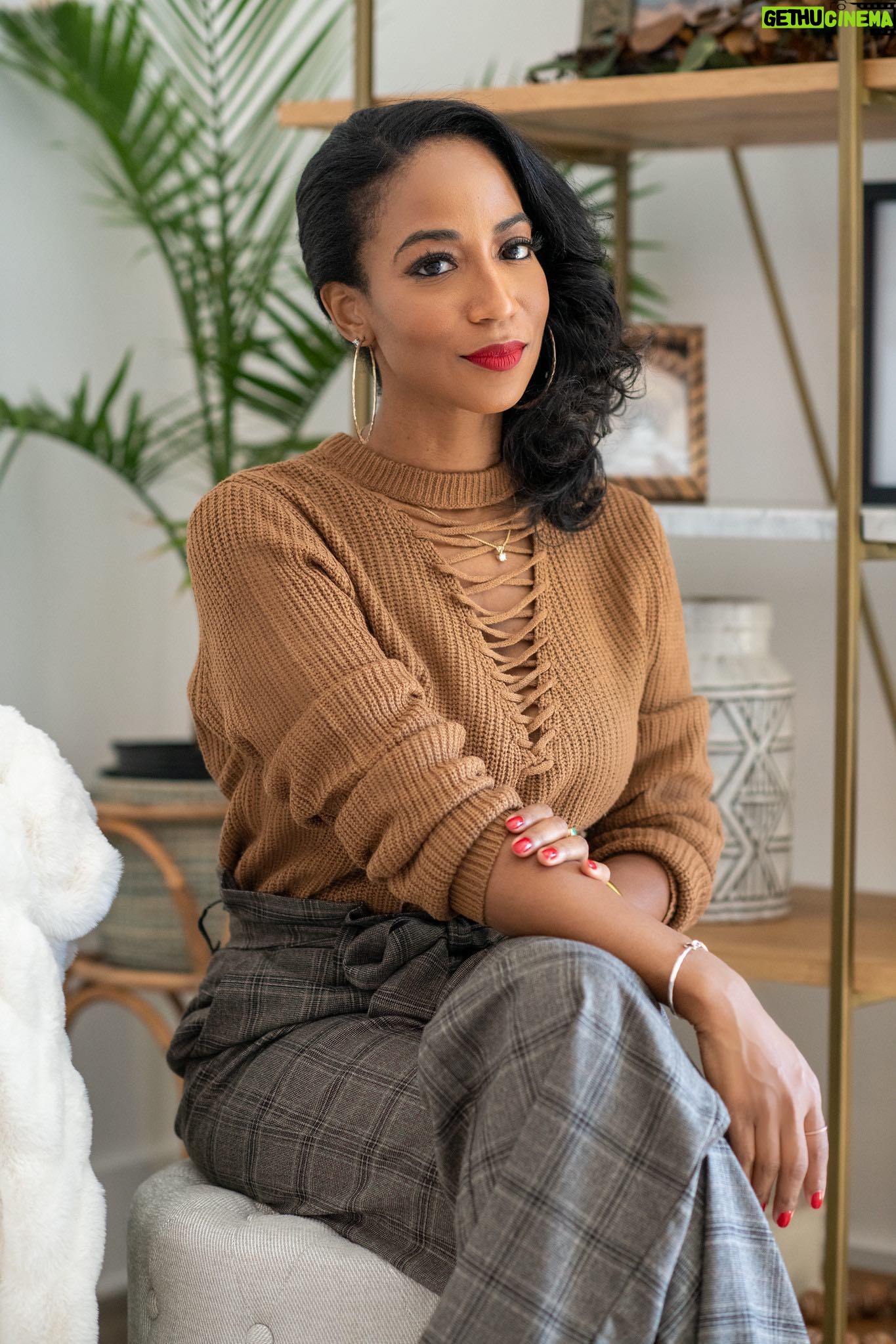 Africa Miranda - 486 Likes - Black art x activism x the importance of using our voice.
snippet of my interview w/ @alphy_co
#blackvoices #blackcreatives #blacklivesmatter