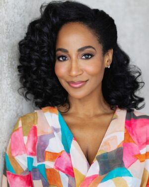 Africa Miranda Instagram - did someone say something about a face card 💁🏾‍♀️

new headshots with @brianjonesphotography x @yvondasmithbeauty on makeup 🤍

let’s play a game…give me a name & character for each photo…
