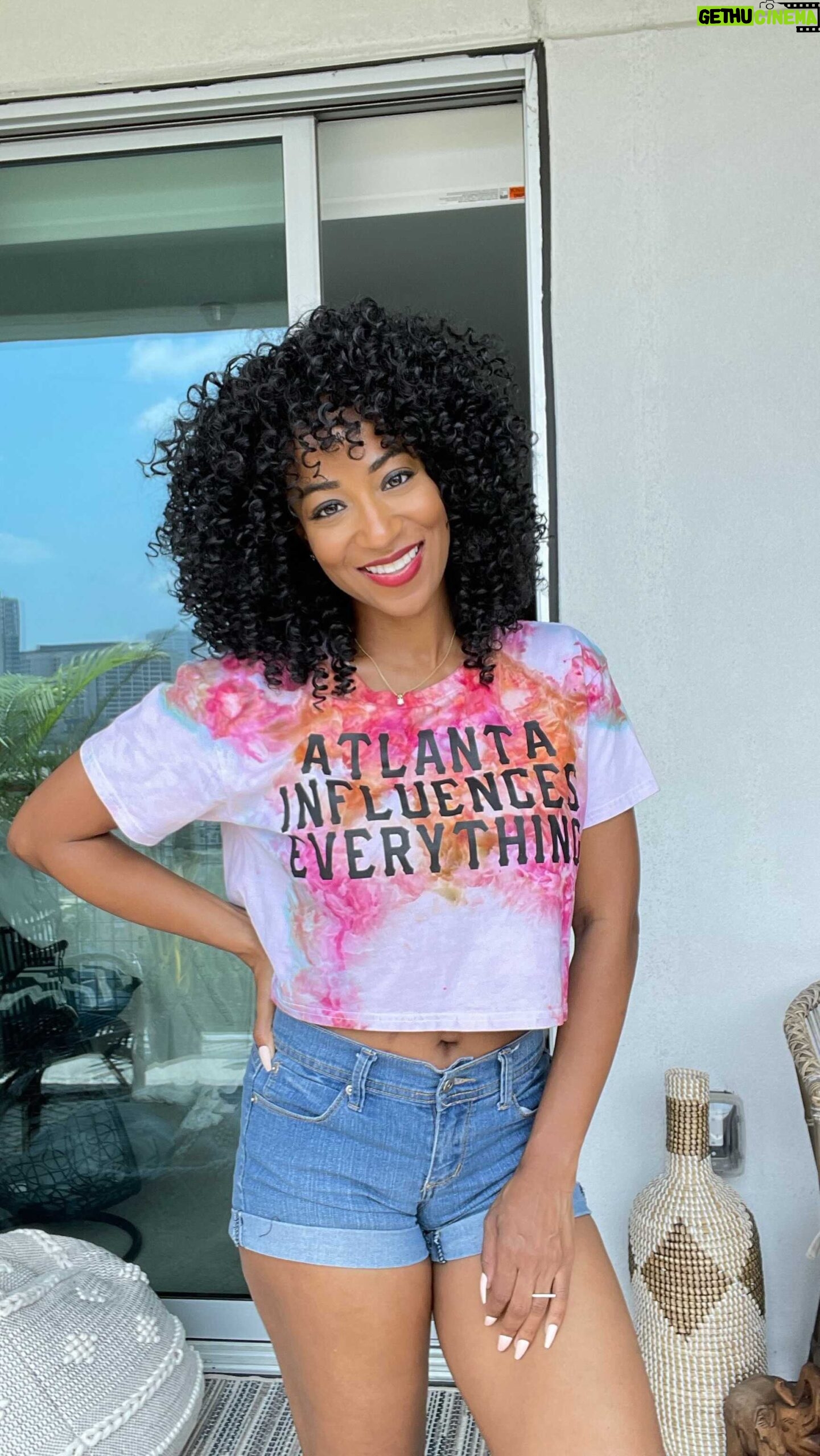 Africa Miranda - 2.2K Likes - summer mood thanks to @shopbombchel! ATL really does influence everything & I’m so glad to be back ✨ Thank you for my goodies!