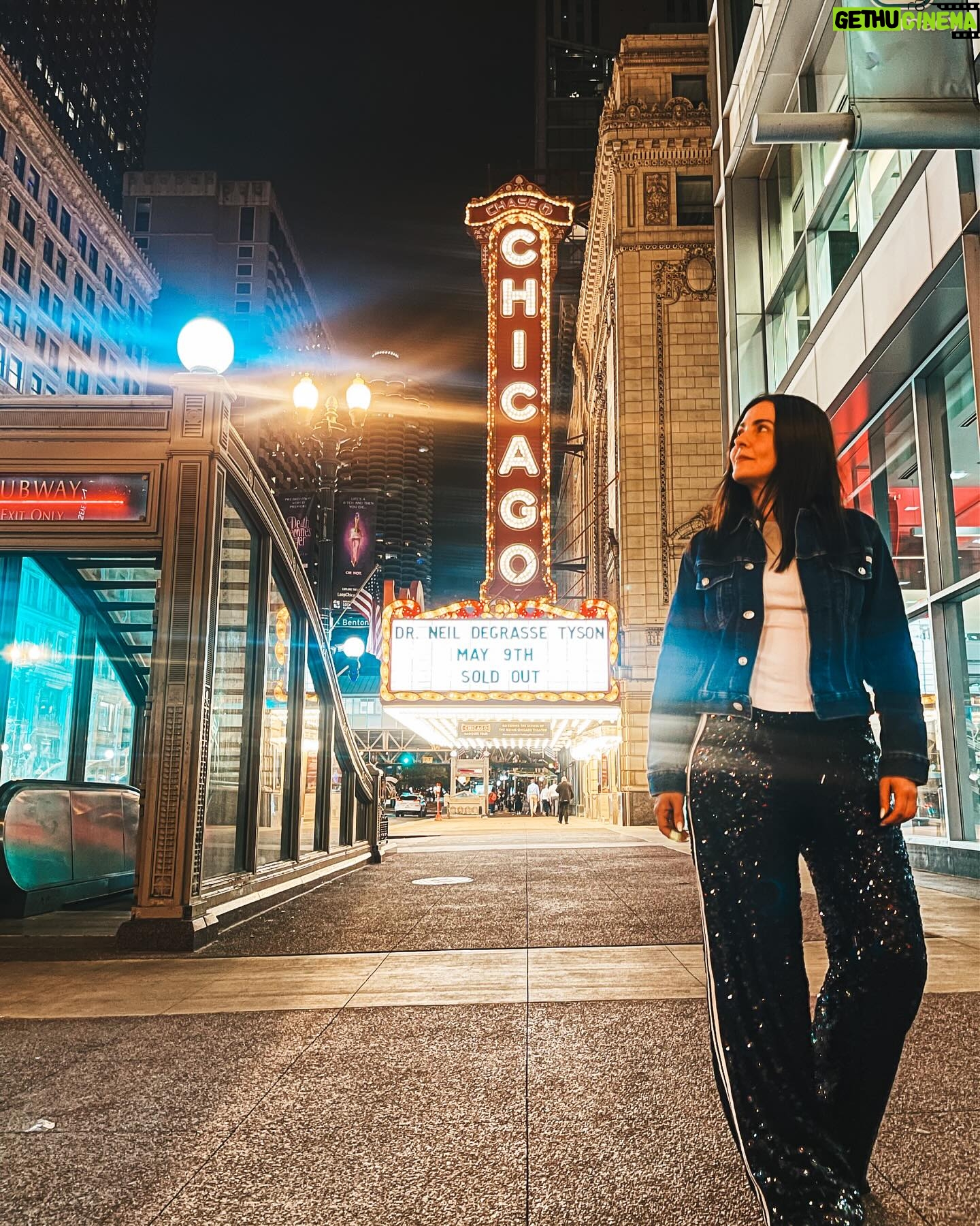 Aggeliki Daliani Instagram - ‘C’mon Babe, why don’t we paint the town... And all that Jazz.” ••••••••••••••••••••••••••••••••••••••••••••••••••••••••••••• #AllThatJazz #chicagotheatre #WindyCity #ServedChicagoStyle