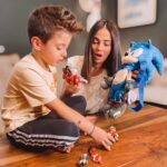 Aggeliki Daliani Instagram – Εγώ προσπαθώντας να μάθω τα ονόματα και τις ιστορίες των ηρώων της σειράς Sonic Prime! 😅 Σε αυτά είμαι αδιάβαστη… μου κάνει ταχύρρυθμα σεμινάρια ο Νικήτας παίζοντας με τις φιγούρες του! 
Εσείς τον ξέρετε τον Sonic?!
••••••••••••••••••••••••••••••••••••••••••
#sonic #sonicprime #sonicmania #sonictoys #sonicfigures�