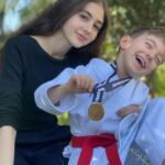 Aggeliki Daliani Instagram - Ατόφιο χρυσάφι 🥇Πανελλήνιος Πρωταθλητής ο Νικήτας!!!! Μπράβο μικρέ μου!!!!! Συγχαρητήρια σε όλους τους αθλητές του @odysseas_karateclub Ευχαριστούμε την καλύτερη coach @mariza_soumbasaki ••••••••••••••••••••••••••••••••••••••••••••••••••••••••••••• #karatechampion #karate #nikitas #proudmom @hellaskarate