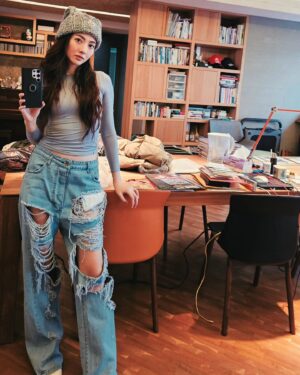 Aggie Hsieh Instagram - Saturday, you're hot then your cold #ootd