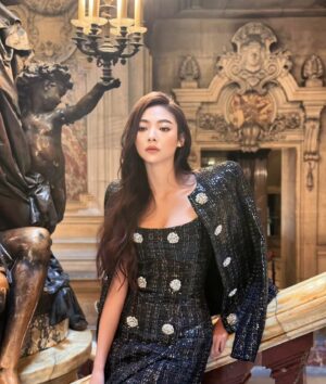 Aggie Hsieh Instagram - Will you still love me when I'm no longer young and beautiful 🖤

@balmain #balmain #balmainarmy 
@rogervivier
#RogerVivier
#GherardoFelloni
#anncs 
@xs.rina