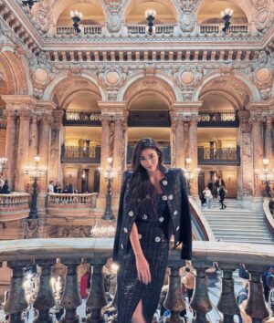 Aggie Hsieh Instagram - Will you still love me when I'm no longer young and beautiful 🖤

@balmain #balmain #balmainarmy 
@rogervivier
#RogerVivier
#GherardoFelloni
#anncs 
@xs.rina