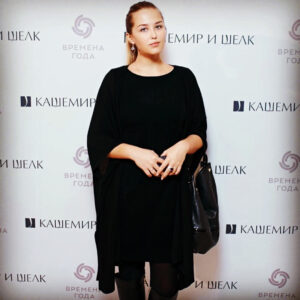 Aglaya Shilovskaya Instagram - Прекрасный показ @cashmereandsilk Сколько красивых вещей! Чудесно провела время с прекрасной @glafiratarhanova #кашемиришелк #аглаяшиловская
