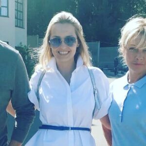 Aglaya Shilovskaya Instagram - Сегодня закончила сниматься в проекте #скажиправду замечательного режиссера Андрея Андреевича Эшпая. Очень жалко расставаться с талантливым режиссером и потрясающими партнерами @paveltrubiner_official @v_isakova @goshakutsenko @ajanelena @inga_oboldina Получила громадный опыт и море удовольствия от работы с ними! Спасибо кинокомпании #стармедия за это! #андрейэшпай #аглаяшиловская #виторияисакова #павелтрубинер #аленабабенко #ингаоболдина #полиналазарева #зоякайдановская #гошакуценко #игорьгордин #аннасинякина#михаилфилиппов #алексейфатеев Photo by @mdpgramm