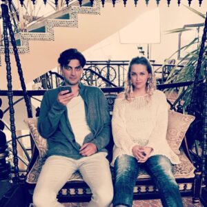 Aglaya Shilovskaya Instagram - Степан Пучинян - наш Клинт Иствуд! В восемьдесят девять не только снимает , но и сам зажигает в кадре.)) 🎬🎬🎬🎬📽📽📽#аглаяшиловская #иванколесников #фильмтривременигода