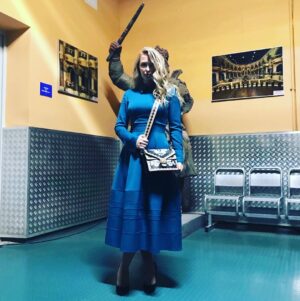 Aglaya Shilovskaya Instagram - Новое шоу на первом канале @1tv Будет весело)) Новое платье от @charisma_rufashion ❤️ новая сумка от @coccinelleofficial Познакомилась с чудесными олимпийскими чемпионками @annachicherova и @vesnushka86 #аглаяшиловская #coccinellelovesmoscow #charismarufashion #1канал