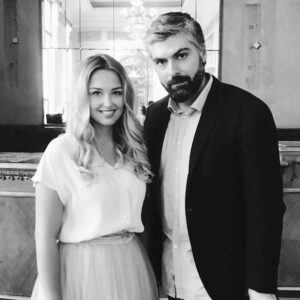 Aglaya Shilovskaya Instagram - Познакомились и поработали с талантливым Дмитрием Исхаковым @isxakov . Что получится, увидим в декабре. Makeup @juliya__baranova Hair @shittsdariya @russian_siluet #русскийсилуэт  #russiansiluet #дмитрийисхаков #аглаяшиловская