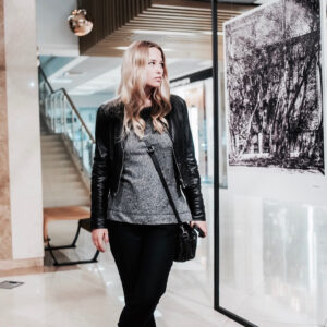 Aglaya Shilovskaya Instagram - Открытие выставки «Неглинная и окрестности»
 #историинеглинной
@neglinnayagallery
#галереянеглинная #аглаяшиловская