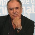 Agnès Varda Instagram - Un salut et des larmes pour mon ami Bernardo Bertolucci, grand cinéaste...🖤 Smiles and tears for my friend gone today ...