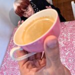 Agnès Varda Instagram - JR : - tu veux du café ? AV : - depuis le temps ... tu devrais savoir que je n’en bois jamais.