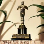 Agnès Varda Instagram – Un Oscar ? J’en ai déjà reçu un de @mathieudemy il y a des années (16$ Hollywood blvd store tel qu’indiqué sur le socle) !!!
An Oscar ? I already received one from @mathieudemy a few years ago (16$ Hollywood blvd store as indicated on the base)