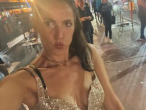 Agustina Lecouna Instagram - 1y 2)Embarcarse con amigos hacia nuevas aventuras es siempre el mejor plan.  @jorgina23  3,4, 5 y 8) No hay nada que me reconstruya mejor y acomode tan rápidamente mis piezas como la visita de mi mamá la mejor del mundo. Su PASO en estas Pascuas nos lleno de amor. @celinaamadeo  6,7,9 y 10) Hace 14 años que estamos juntos y nos encanta celebrarnos y celebrar la vida como el primer dia. @diego_belbussi Feliz aniversario. 🎉❤️