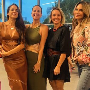 Agustina Lecouna Instagram - @stitchlabmia siempre suma juntarse con mujeres que tienen un gran recorrido a la hora de emprender. Feliz de ver el crecimiento de tantas marcas que siguen desarrollándose y apostando. @lanhtropy @las_surenas_ @vita.jo.brands ❤️🙌🏻💫