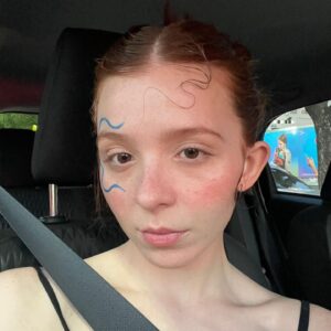 Agustina Cabo Instagram - Encontré un diario intimo de 2017. Comí flan casero. Dibujé.