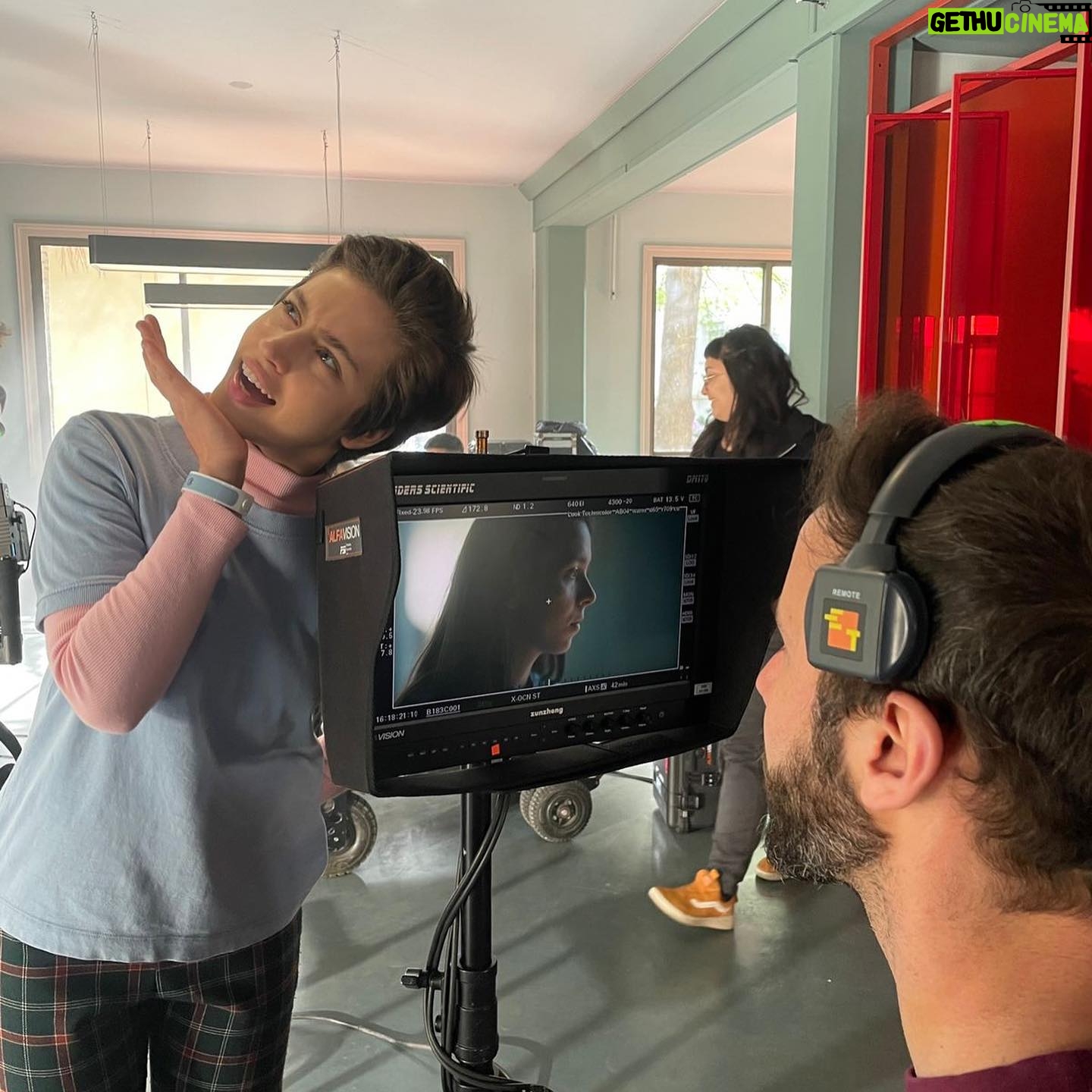 Agustina Cabo Instagram - Adiós (por ahora) Inadaptada. Gracias y gracias y gracias y gracias. Todo lo demás que no escribo lo llevo conmigo ❤️. @matimoltrasio @sol.clementeok @landiagram @paramountplusla @kgilszlak